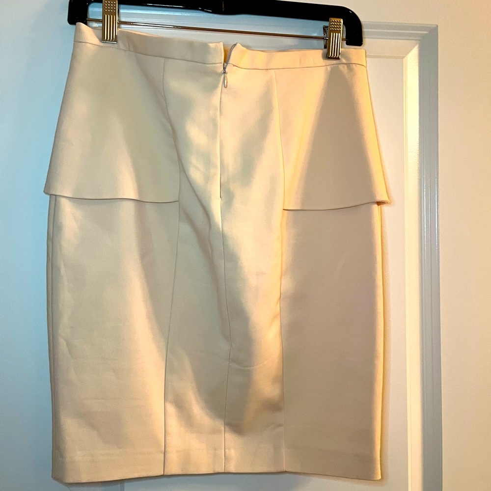 Medium Zara Basic Light Peach Skirt